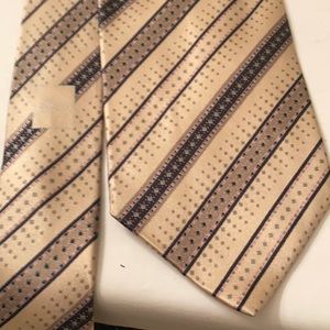 Brioni tie